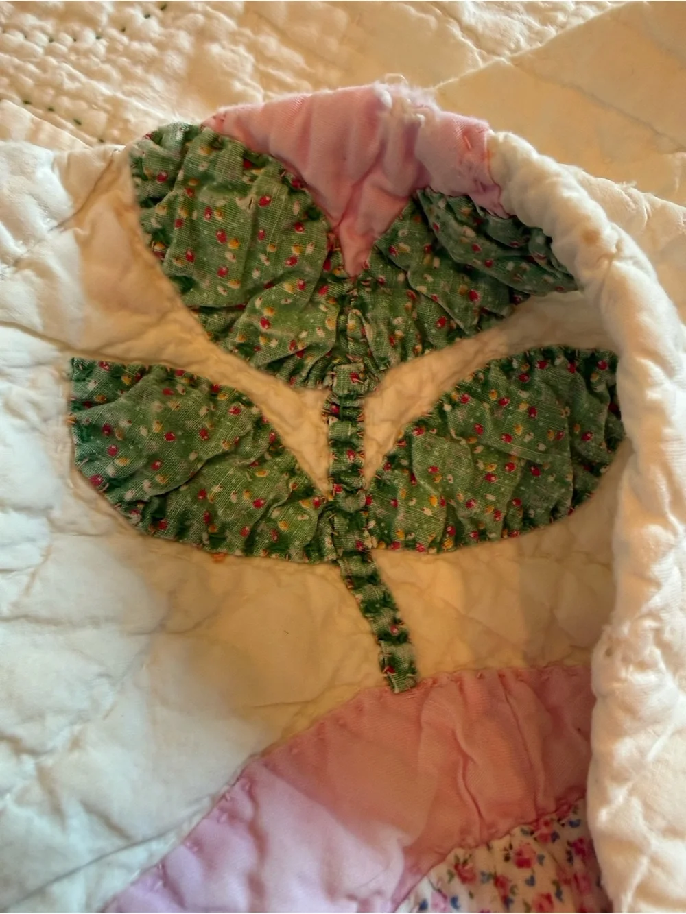 1930’s Rose of Sharon Appliquéd Quilt.